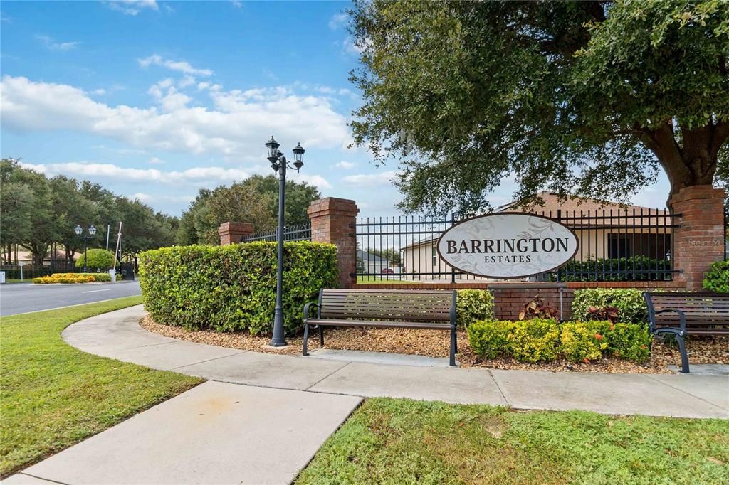 合同活跃: $572,500 (6 贝兹, 3 浴室, 2800 平方英尺)