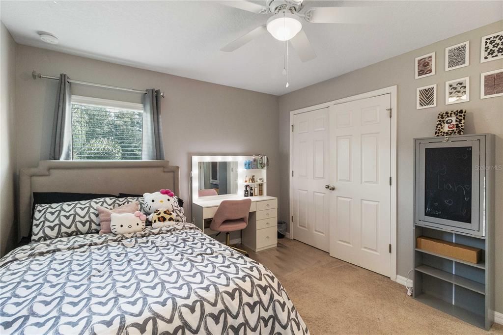 合同活跃: $572,500 (6 贝兹, 3 浴室, 2800 平方英尺)