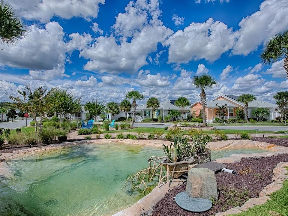 合同活跃: $340,000 (3 贝兹, 2 浴室, 1616 平方英尺)