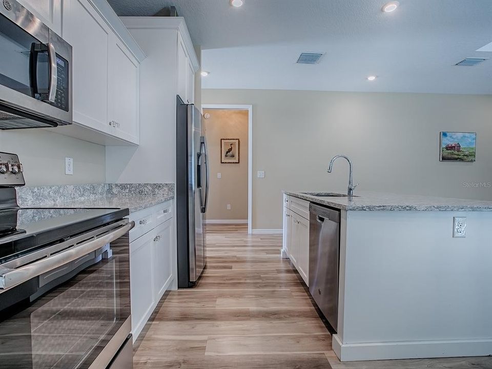 合同活跃: $340,000 (3 贝兹, 2 浴室, 1616 平方英尺)