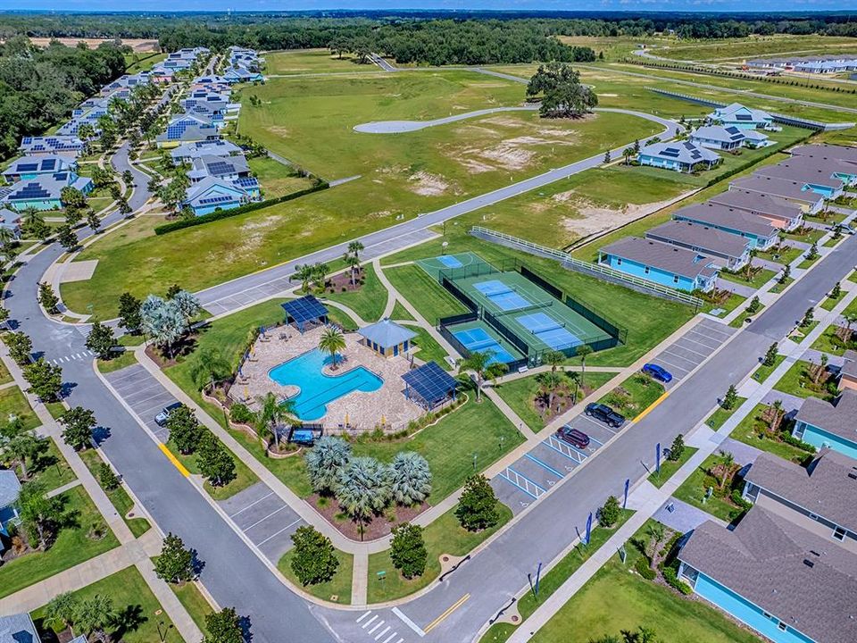 合同活跃: $340,000 (3 贝兹, 2 浴室, 1616 平方英尺)