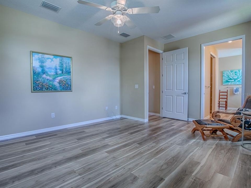 合同活跃: $340,000 (3 贝兹, 2 浴室, 1616 平方英尺)