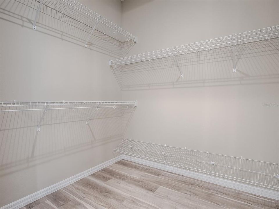 合同活跃: $340,000 (3 贝兹, 2 浴室, 1616 平方英尺)