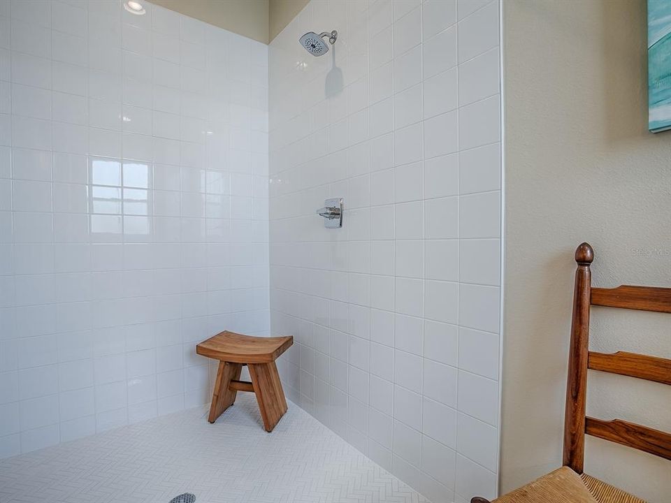 合同活跃: $340,000 (3 贝兹, 2 浴室, 1616 平方英尺)