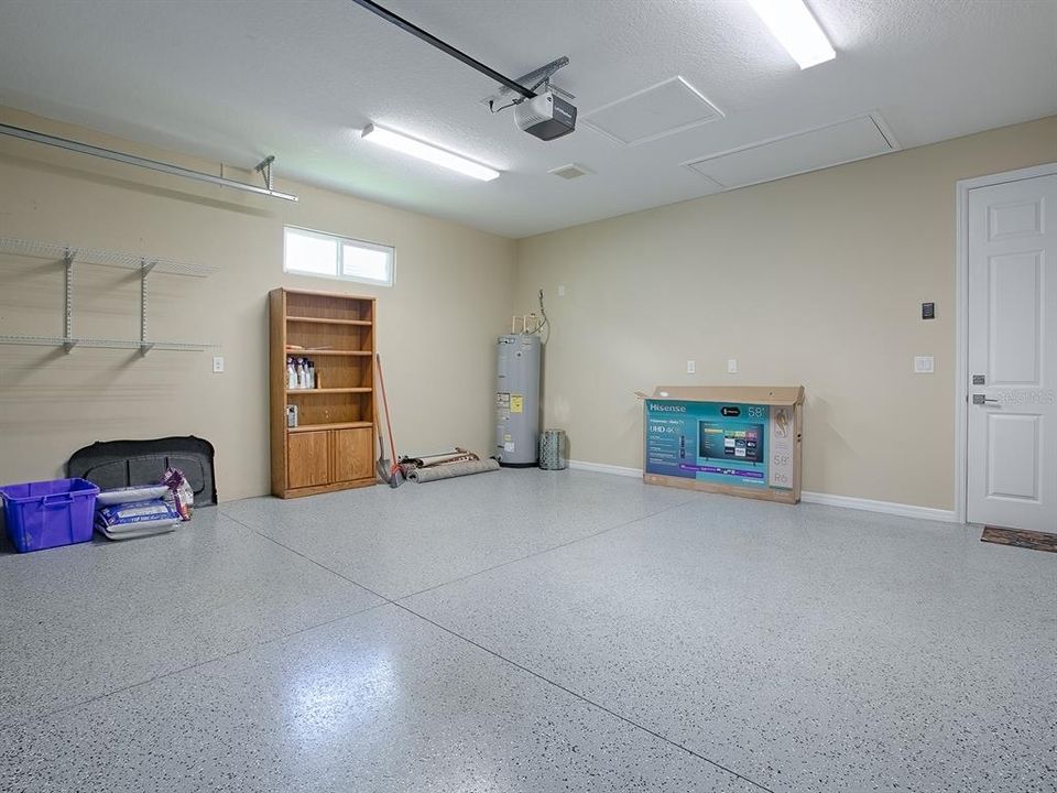 合同活跃: $340,000 (3 贝兹, 2 浴室, 1616 平方英尺)