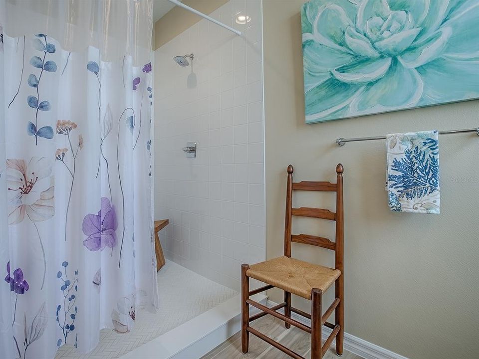 合同活跃: $340,000 (3 贝兹, 2 浴室, 1616 平方英尺)