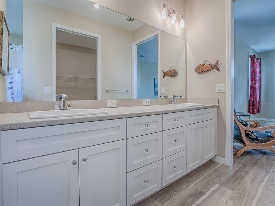 合同活跃: $340,000 (3 贝兹, 2 浴室, 1616 平方英尺)