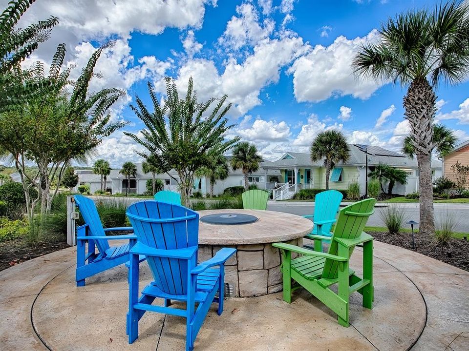 合同活跃: $340,000 (3 贝兹, 2 浴室, 1616 平方英尺)