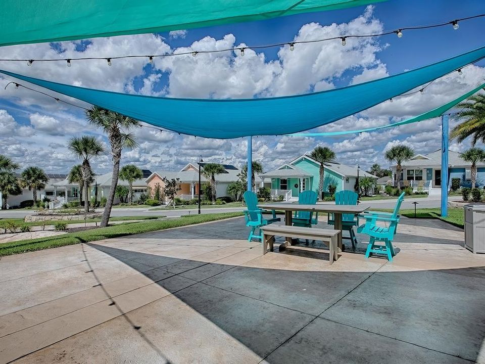 合同活跃: $340,000 (3 贝兹, 2 浴室, 1616 平方英尺)