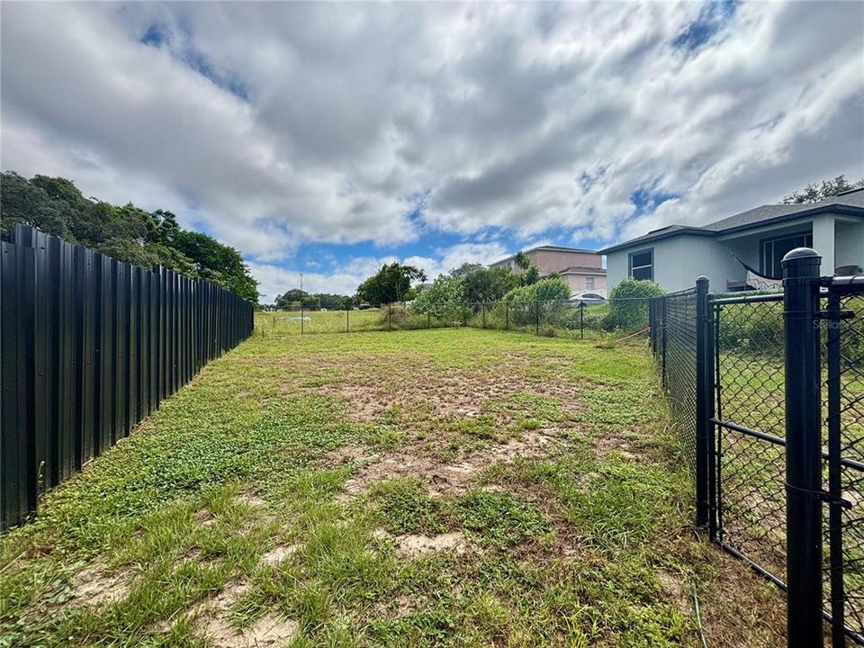 出租: $1,150 (1 贝兹, 1 浴室, 520 平方英尺)