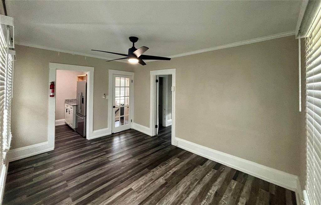 出租: $1,150 (1 贝兹, 1 浴室, 520 平方英尺)