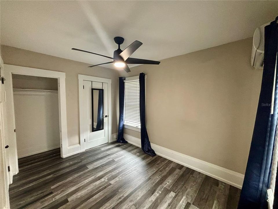 出租: $1,150 (1 贝兹, 1 浴室, 520 平方英尺)