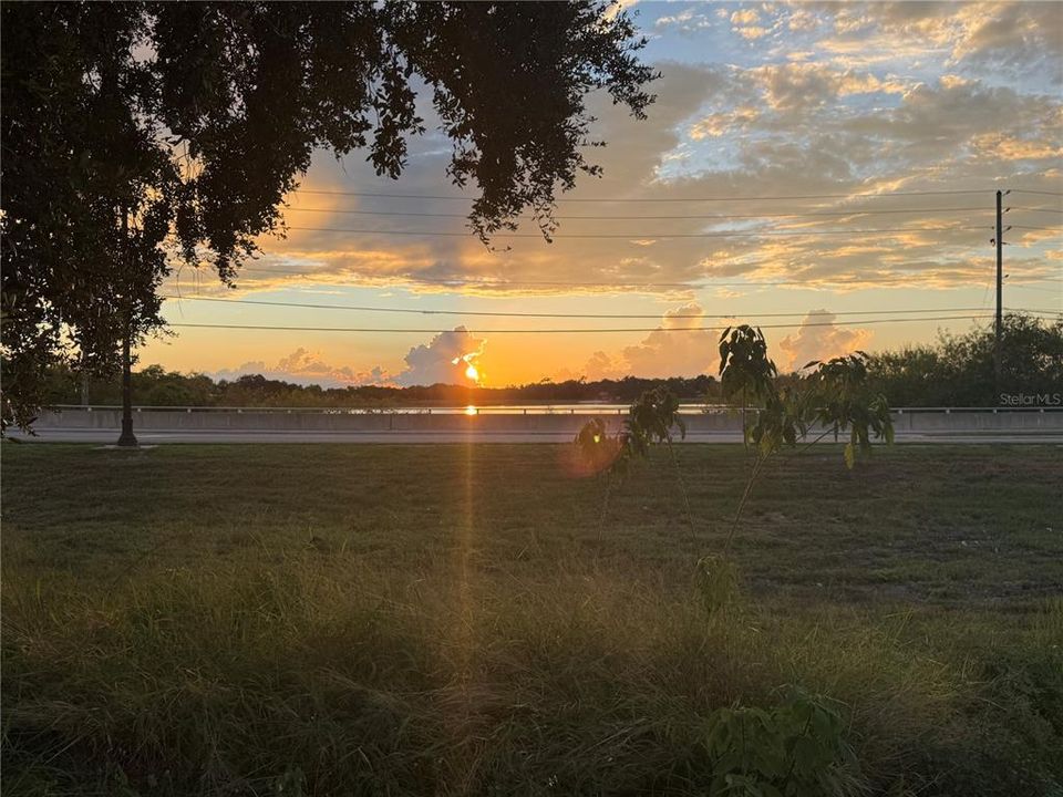 出租: $1,150 (1 贝兹, 1 浴室, 520 平方英尺)