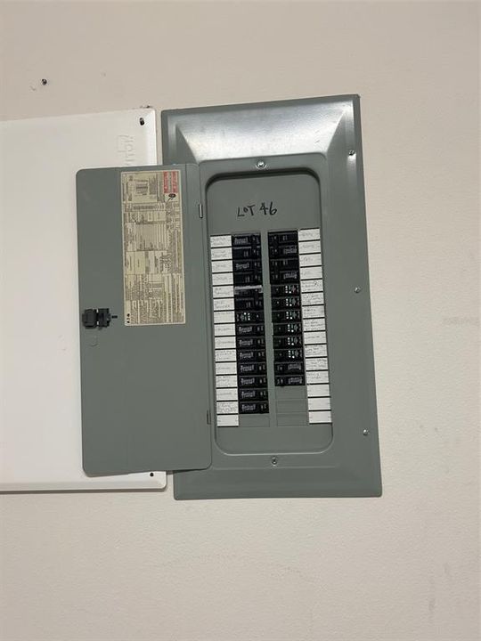 На продажу: $272,500 (3 спален, 2 ванн, 1632 Квадратных фут)