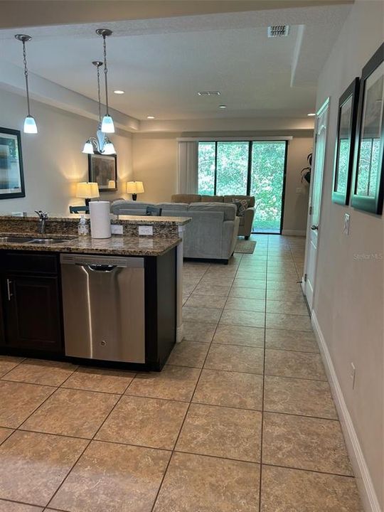 На продажу: $272,500 (3 спален, 2 ванн, 1632 Квадратных фут)