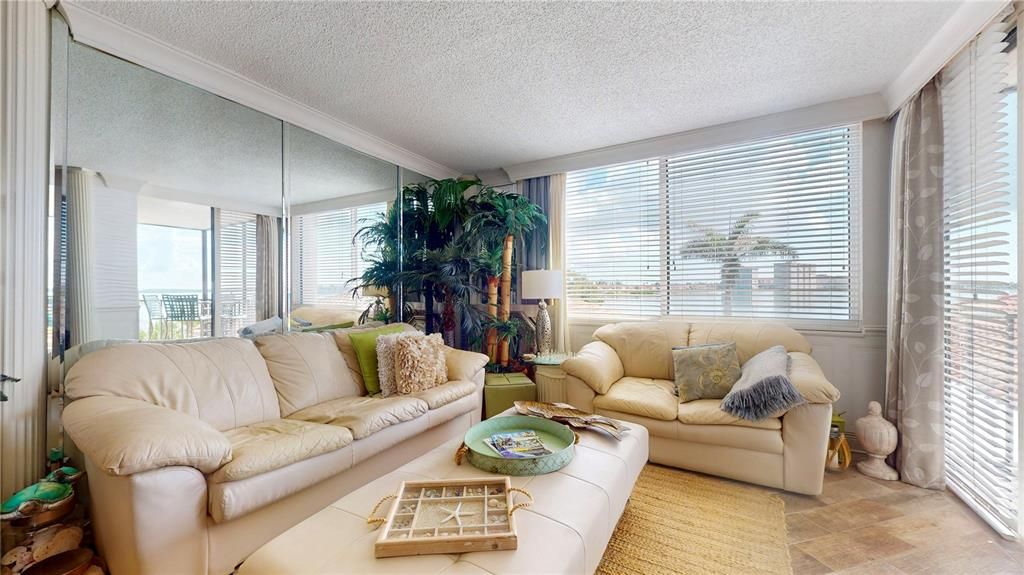 出租: $2,250 (1 贝兹, 1 浴室, 780 平方英尺)