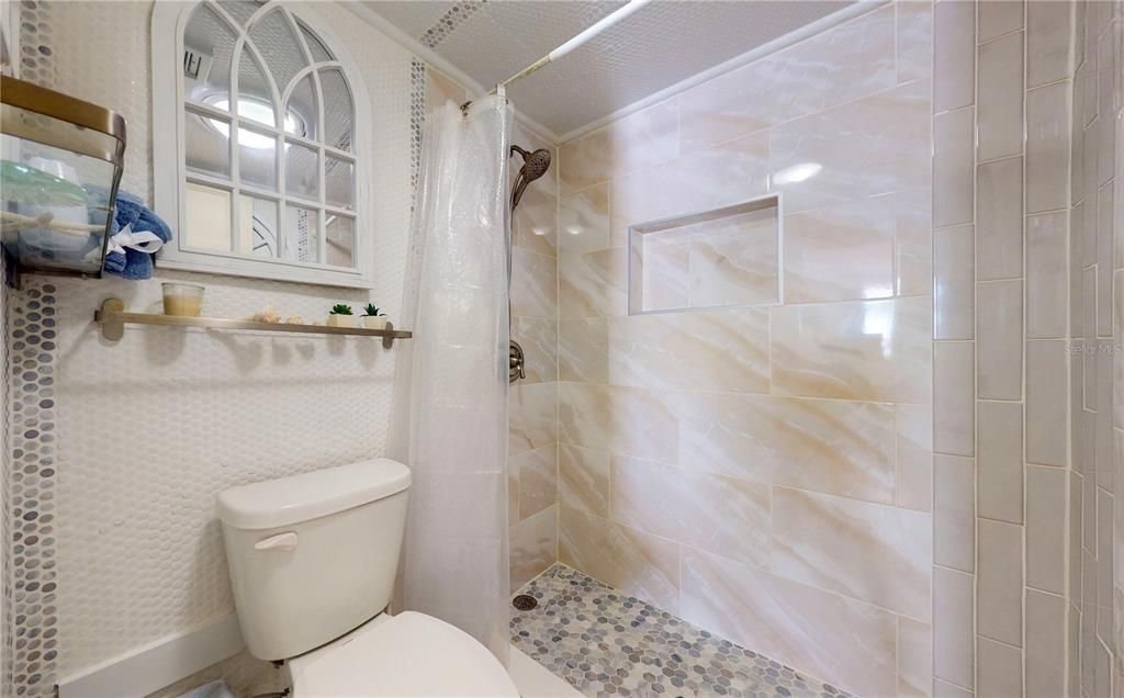 出租: $2,250 (1 贝兹, 1 浴室, 780 平方英尺)