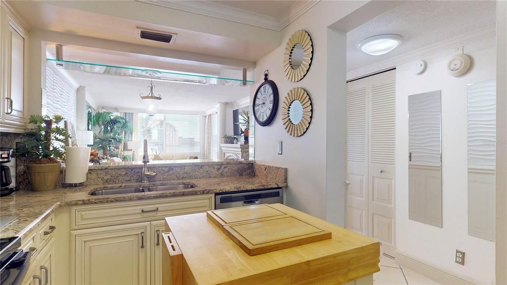 出租: $2,250 (1 贝兹, 1 浴室, 780 平方英尺)