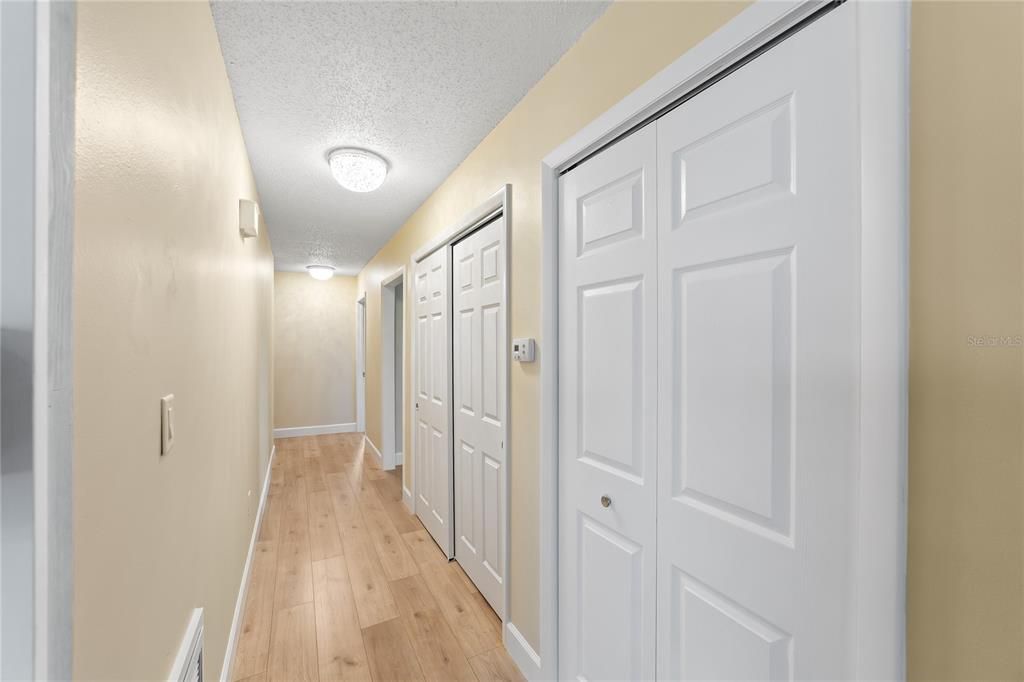 En Venta: $429,900 (3 camas, 2 baños, 1956 Pies cuadrados)