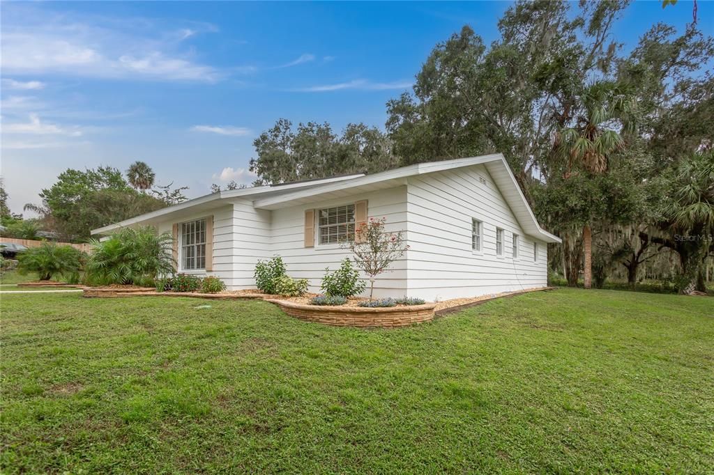 En Venta: $429,900 (3 camas, 2 baños, 1956 Pies cuadrados)