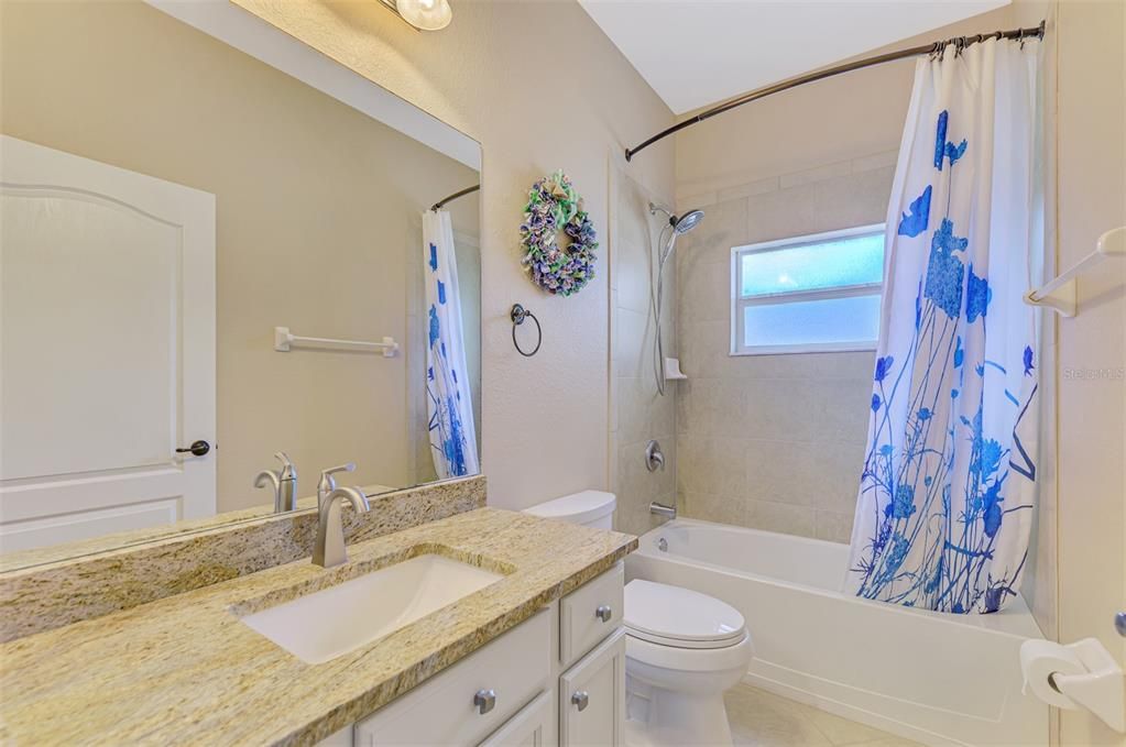 Activo con contrato: $610,000 (3 camas, 2 baños, 1926 Pies cuadrados)