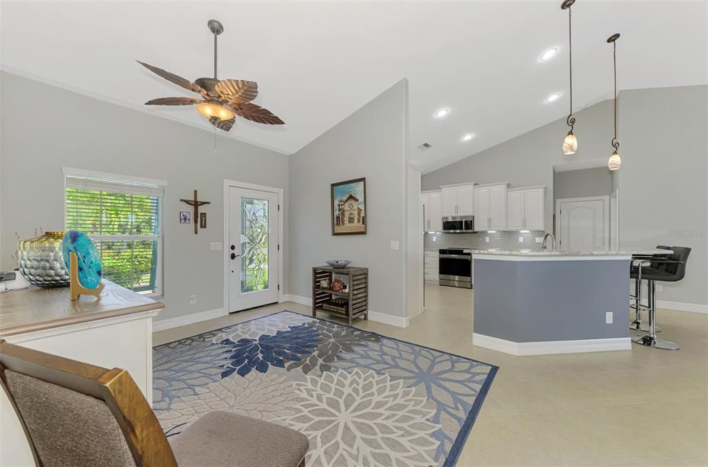 Activo con contrato: $610,000 (3 camas, 2 baños, 1926 Pies cuadrados)