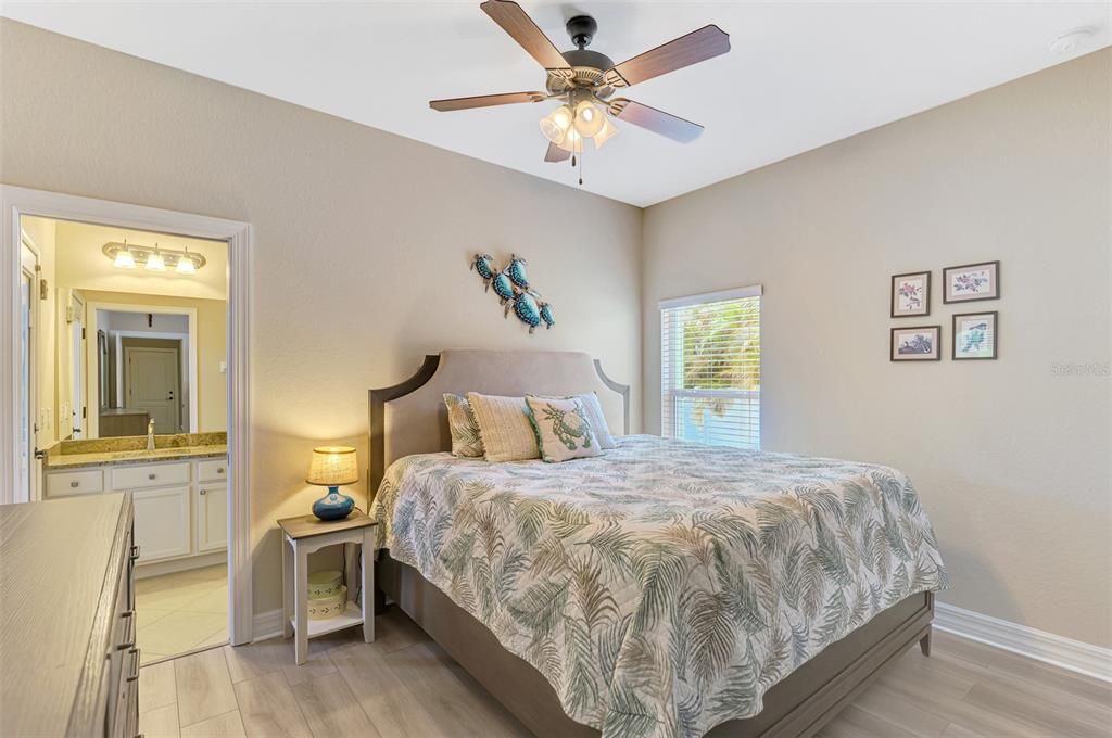 Activo con contrato: $610,000 (3 camas, 2 baños, 1926 Pies cuadrados)