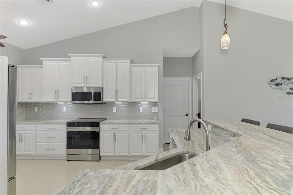 Activo con contrato: $610,000 (3 camas, 2 baños, 1926 Pies cuadrados)