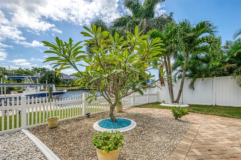 Activo con contrato: $610,000 (3 camas, 2 baños, 1926 Pies cuadrados)