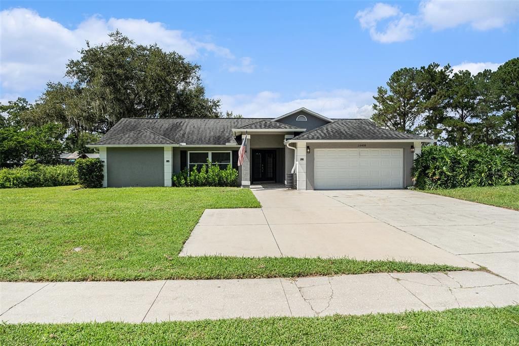 Recently Sold: $470,000 (4 beds, 2 baths, 1966 Square Feet)