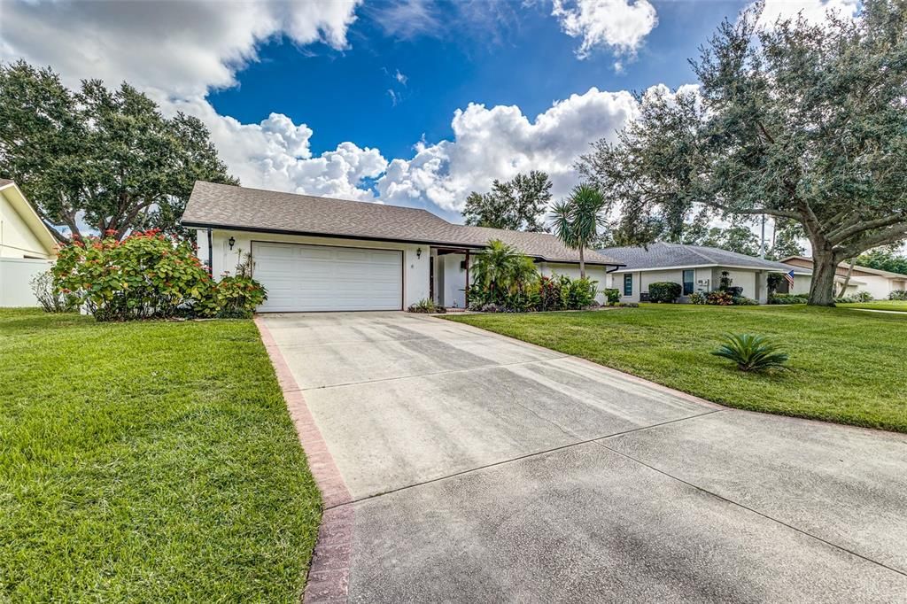 合同活跃: $340,000 (3 贝兹, 2 浴室, 1951 平方英尺)