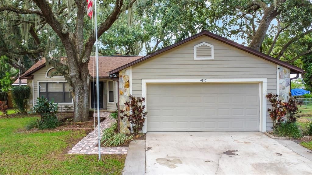 For Sale: $345,000 (3 beds, 2 baths, 1233 Square Feet)