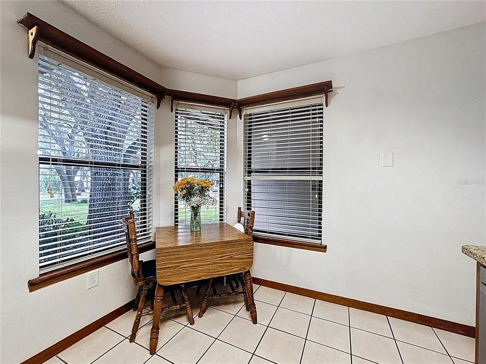 For Sale: $345,000 (3 beds, 2 baths, 1233 Square Feet)