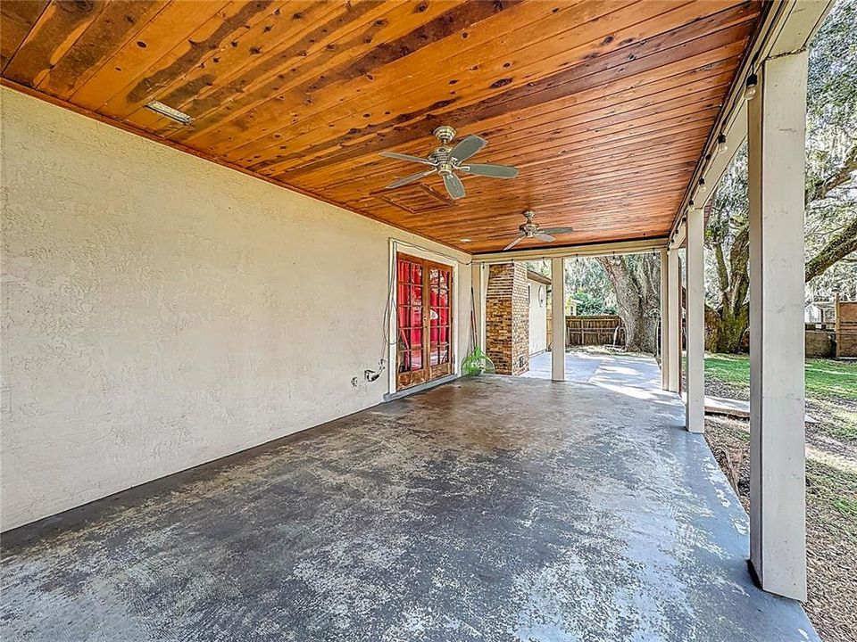 For Sale: $345,000 (3 beds, 2 baths, 1233 Square Feet)