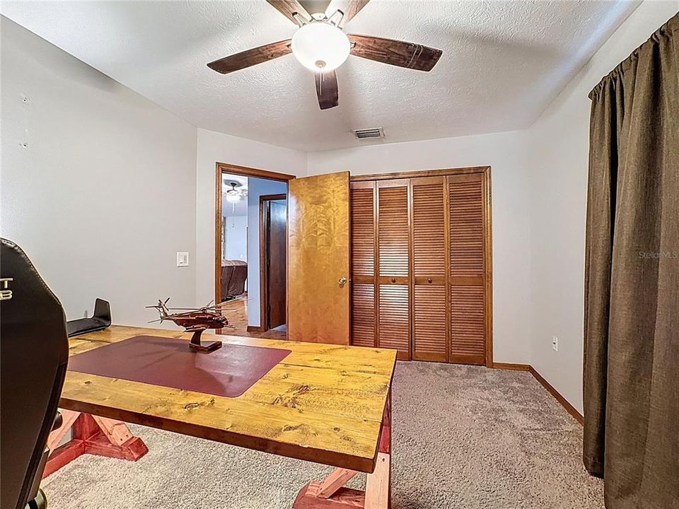 For Sale: $345,000 (3 beds, 2 baths, 1233 Square Feet)