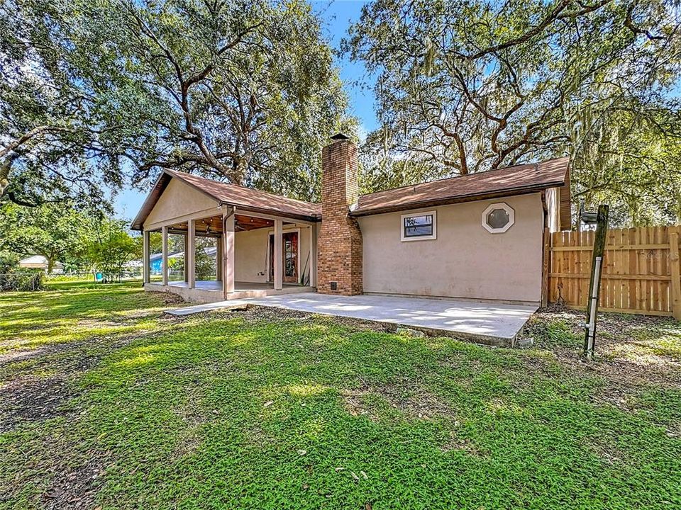 For Sale: $345,000 (3 beds, 2 baths, 1233 Square Feet)