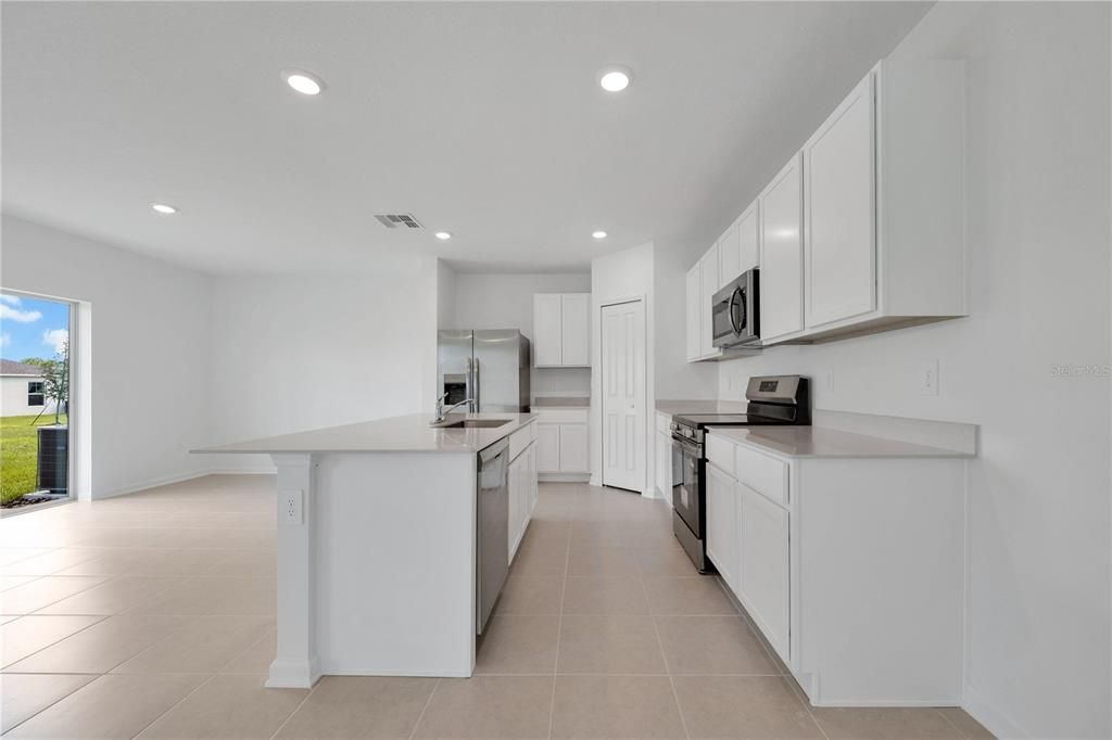 For Rent: $2,200 (4 beds, 2 baths, 1874 Square Feet)