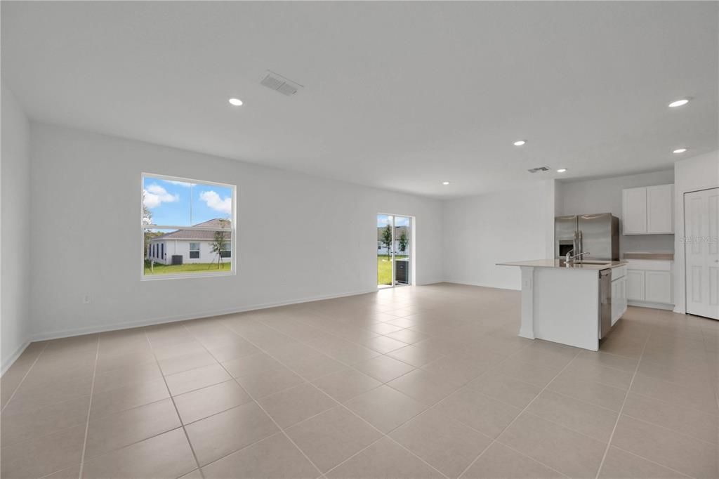 For Rent: $2,200 (4 beds, 2 baths, 1874 Square Feet)