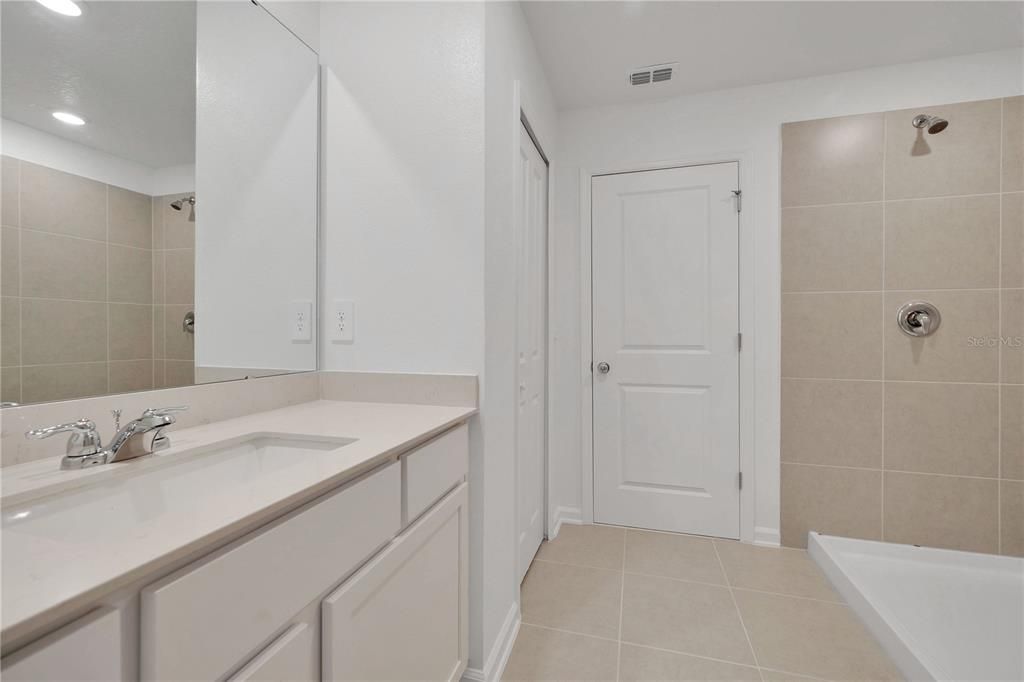 For Rent: $2,200 (4 beds, 2 baths, 1874 Square Feet)