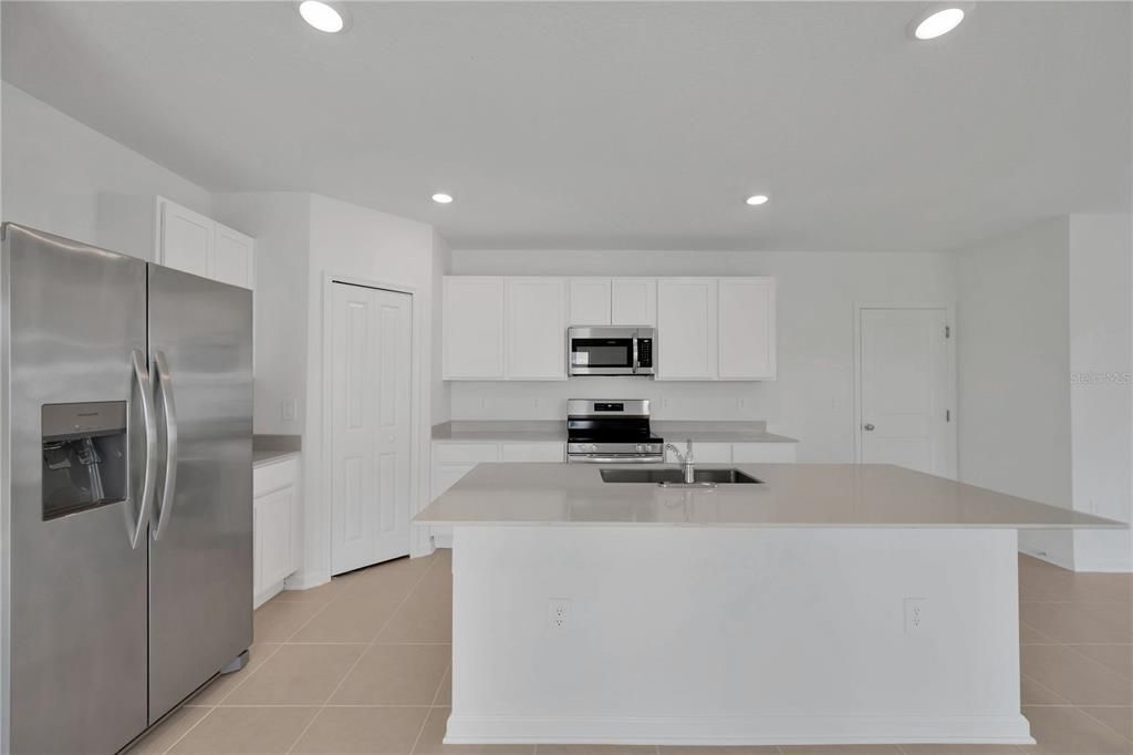 For Rent: $2,200 (4 beds, 2 baths, 1874 Square Feet)