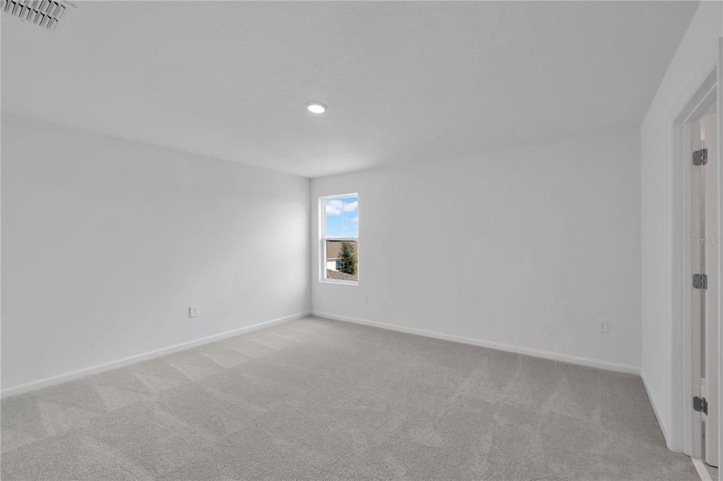 For Rent: $2,200 (4 beds, 2 baths, 1874 Square Feet)