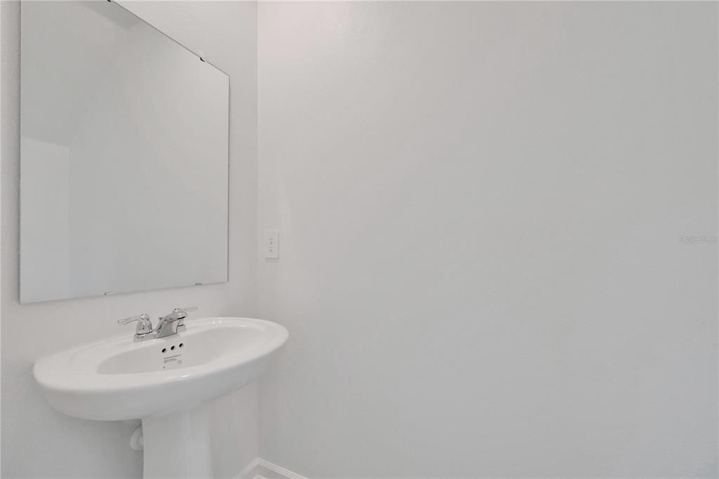 For Rent: $2,200 (4 beds, 2 baths, 1874 Square Feet)