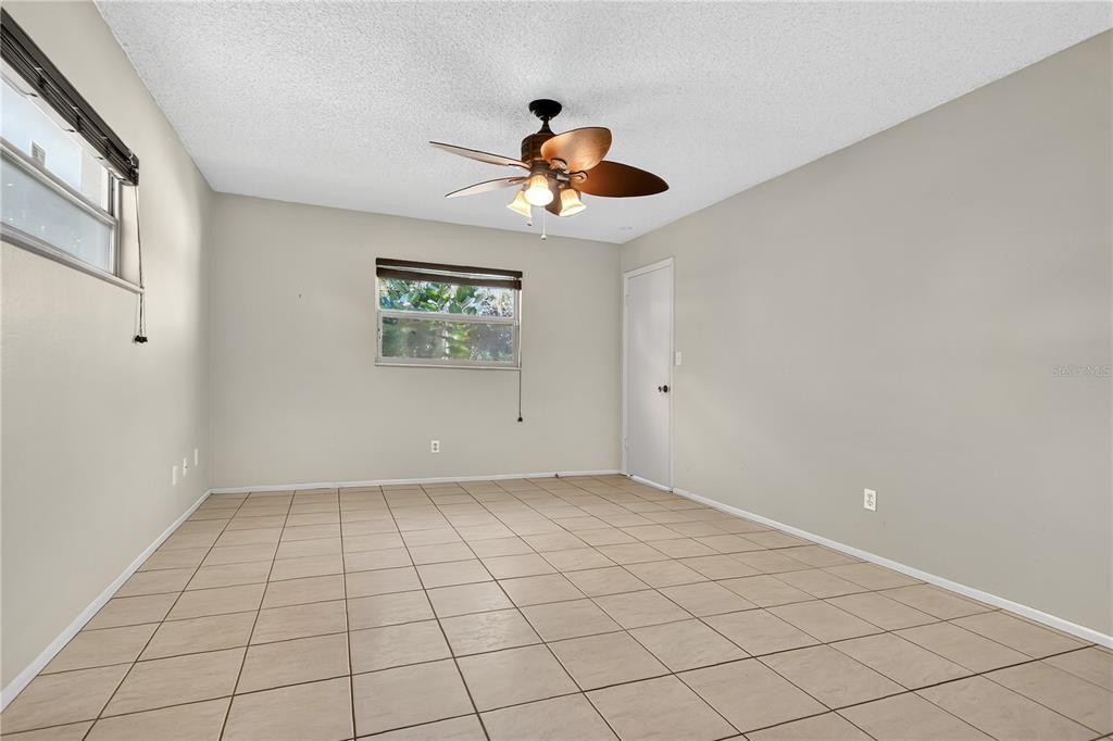 待售: $565,000 (4 贝兹, 2 浴室, 1843 平方英尺)