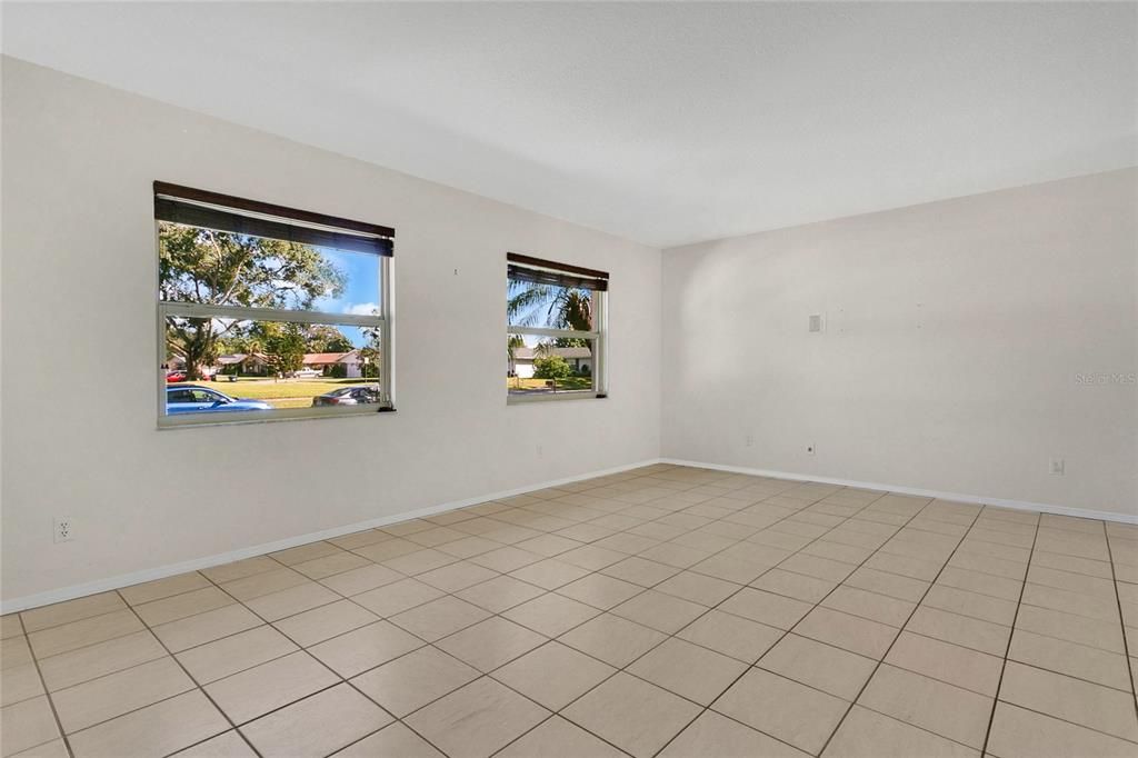 待售: $565,000 (4 贝兹, 2 浴室, 1843 平方英尺)