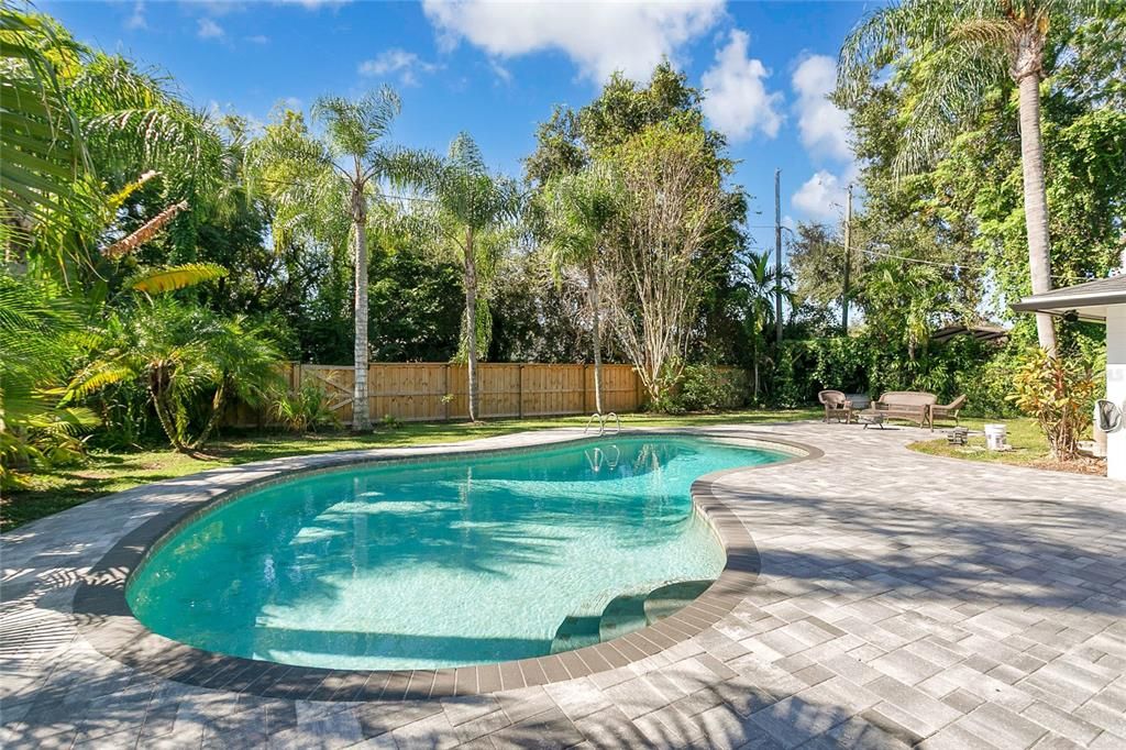 待售: $565,000 (4 贝兹, 2 浴室, 1843 平方英尺)