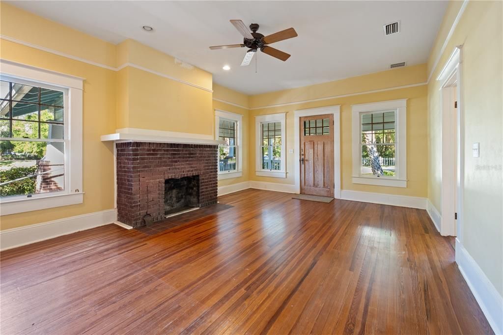 待售: $325,000 (3 贝兹, 2 浴室, 1815 平方英尺)