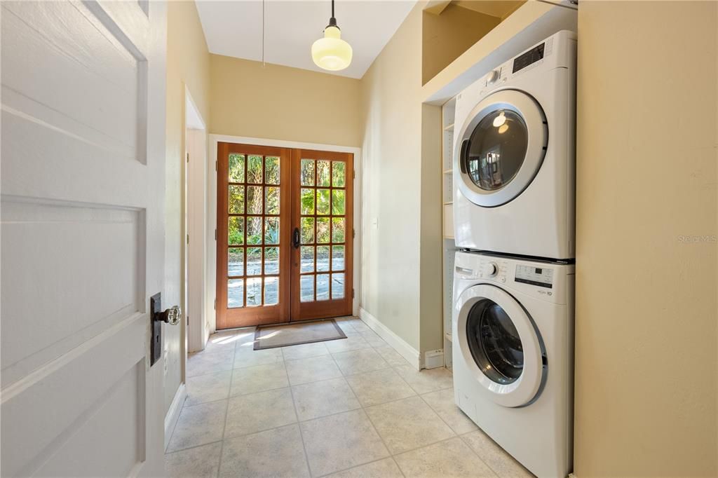 待售: $325,000 (3 贝兹, 2 浴室, 1815 平方英尺)