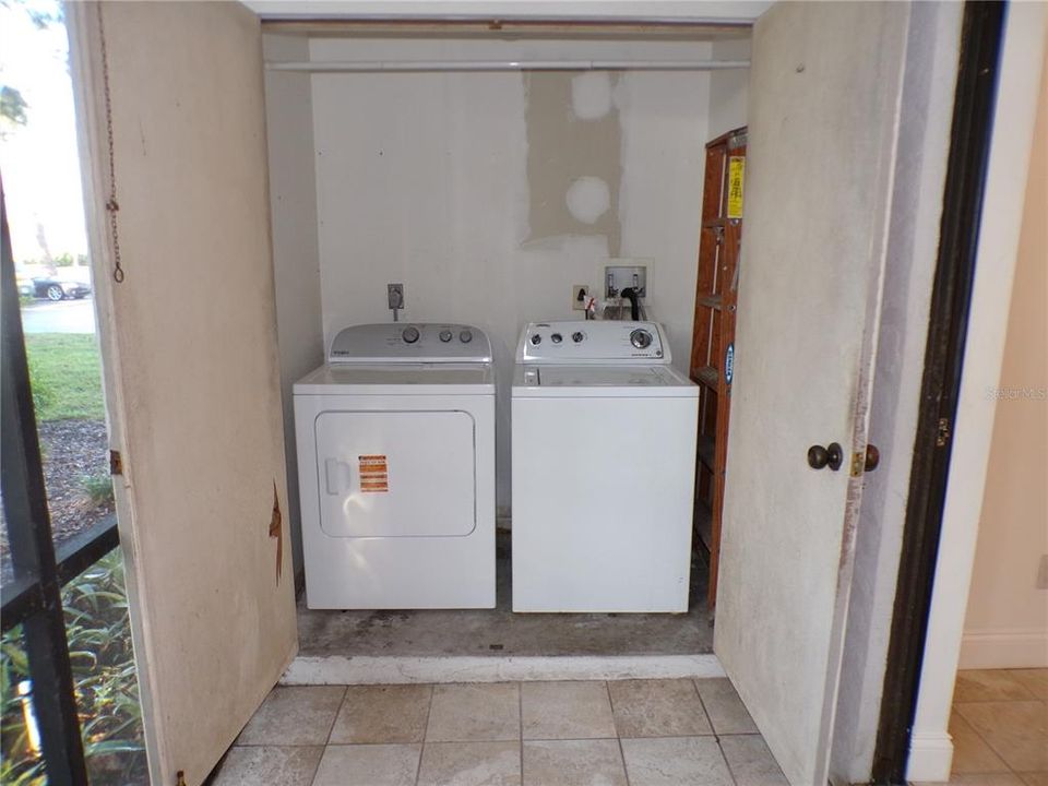 待售: $135,000 (1 贝兹, 1 浴室, 648 平方英尺)