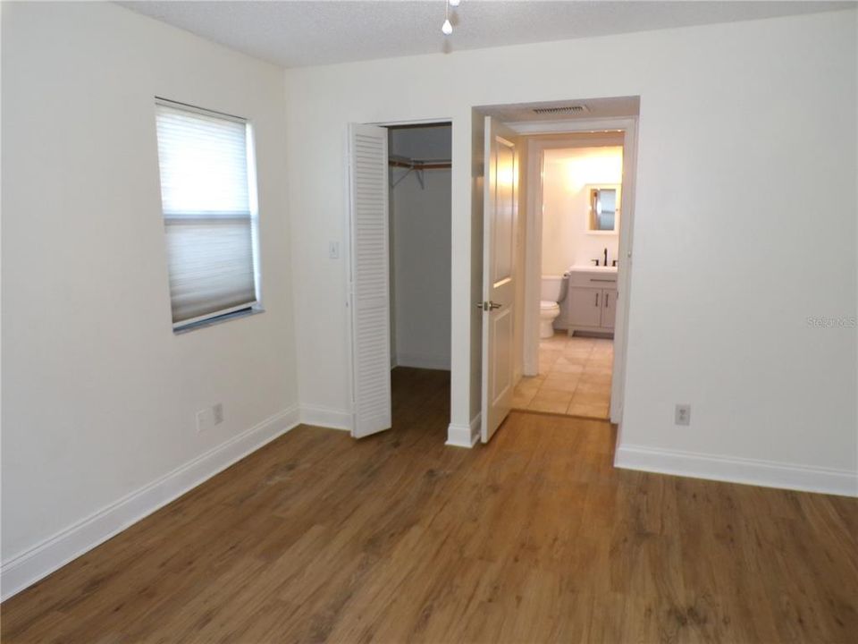 待售: $135,000 (1 贝兹, 1 浴室, 648 平方英尺)