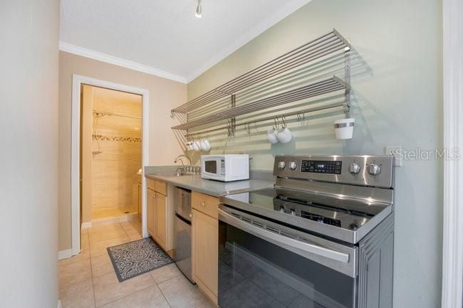 For Sale: $725,000 (5 beds, 4 baths, 2473 Square Feet)